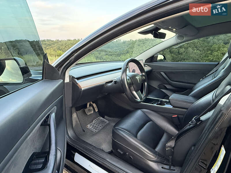 Седан Tesla Model 3 2018 в Житомире