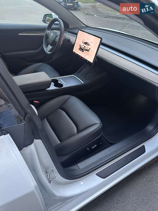 Седан Tesla Model 3 2022 в Києві
