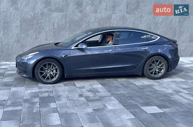 Седан Tesla Model 3 2019 в 