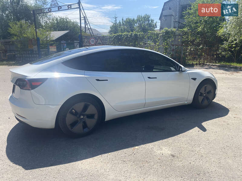 Седан Tesla Model 3 2021 в Кременчуці