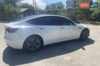 Седан Tesla Model 3 2021 в 