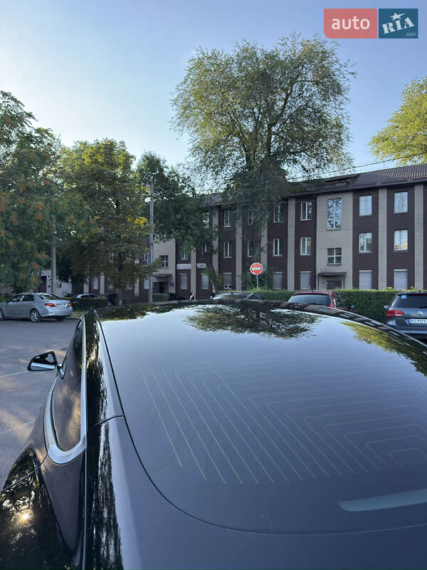 Седан Tesla Model 3 2018 в Львове