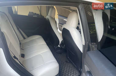 Седан Tesla Model 3 2021 в 