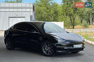 Седан Tesla Model 3 2018 в 