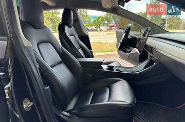 Седан Tesla Model 3 2018 в 
