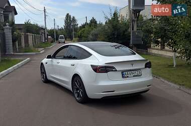 Седан Tesla Model 3 2021 в 