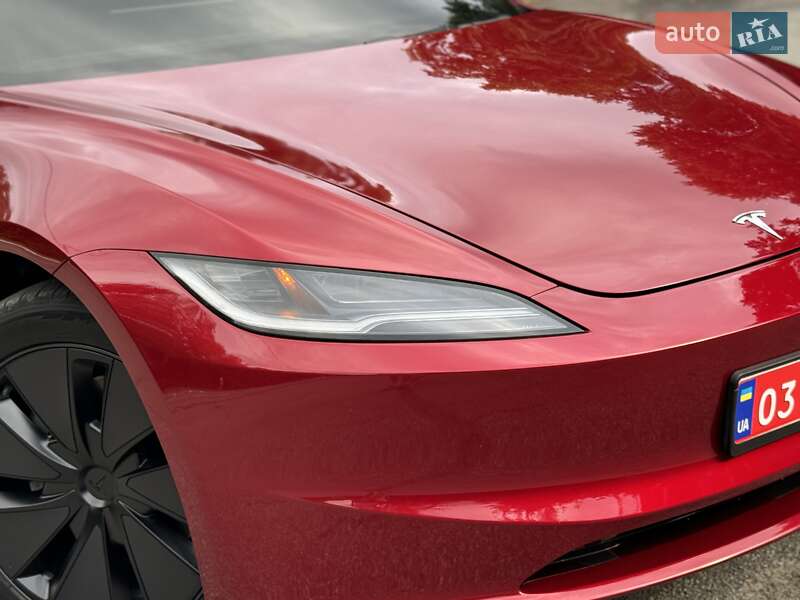 Седан Tesla Model 3 2024 в Трускавці