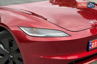 Седан Tesla Model 3 2024 в 