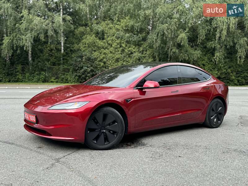 Седан Tesla Model 3 2024 в Трускавці