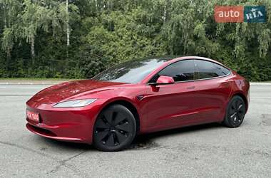 Седан Tesla Model 3 2024 в 
