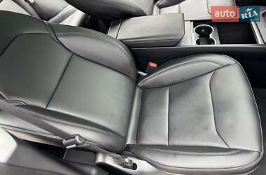 Седан Tesla Model 3 2024 в 