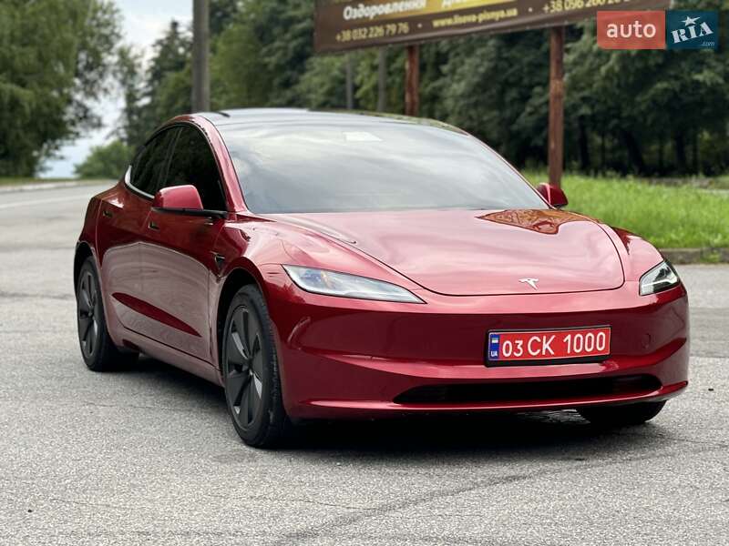 Седан Tesla Model 3 2024 в Трускавці