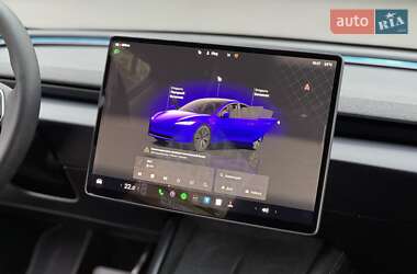 Седан Tesla Model 3 2024 в 