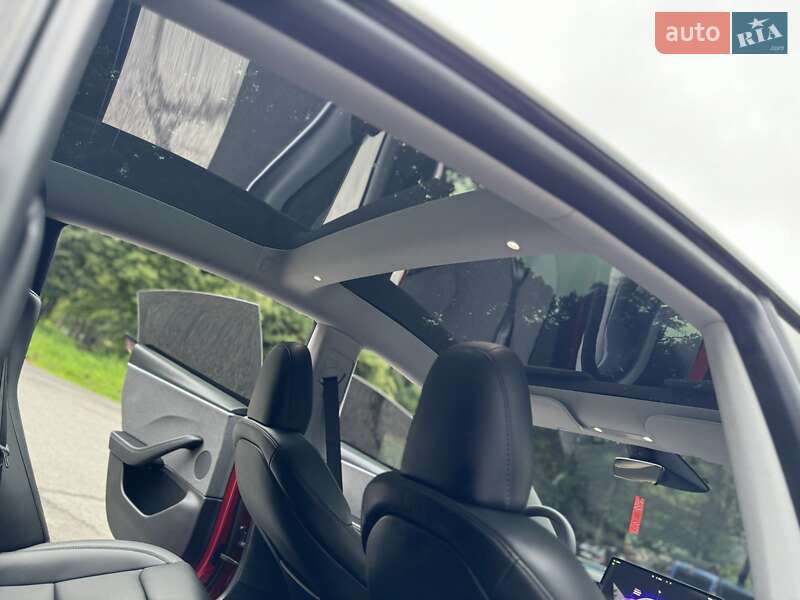 Седан Tesla Model 3 2024 в Трускавці