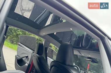 Седан Tesla Model 3 2024 в 