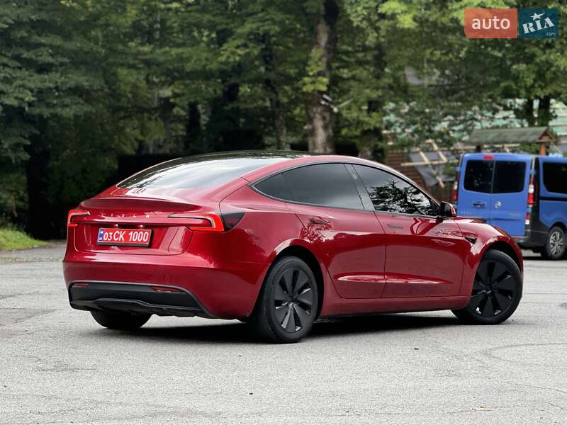 Седан Tesla Model 3 2024 в Трускавці