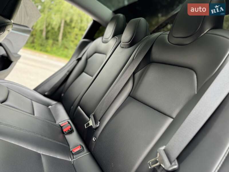 Седан Tesla Model 3 2024 в Трускавці