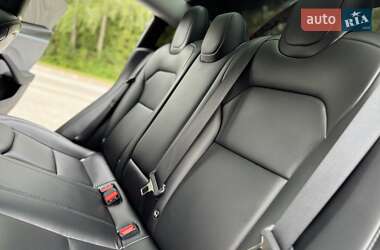 Седан Tesla Model 3 2024 в 