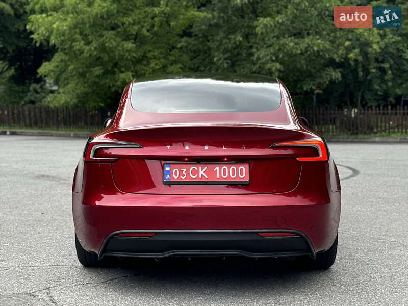Седан Tesla Model 3 2024 в Трускавці