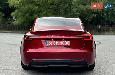 Седан Tesla Model 3 2024 в 
