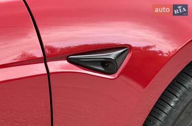 Седан Tesla Model 3 2024 в 