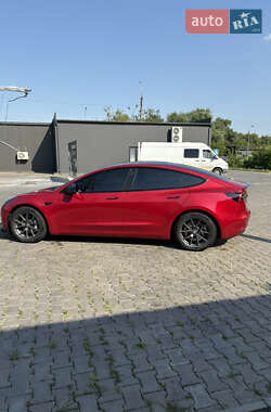 Седан Tesla Model 3 2021 в 