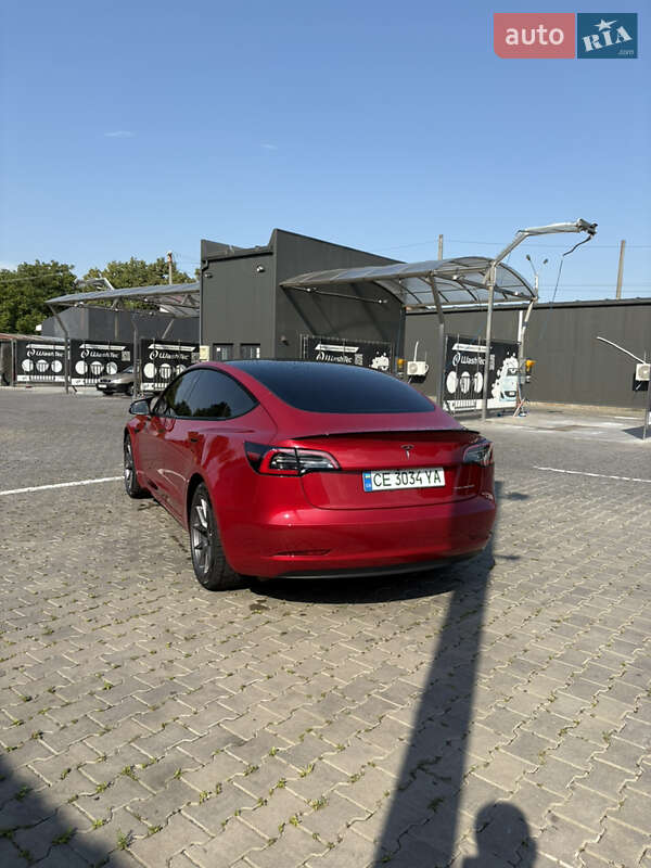 Седан Tesla Model 3 2021 в Черновцах