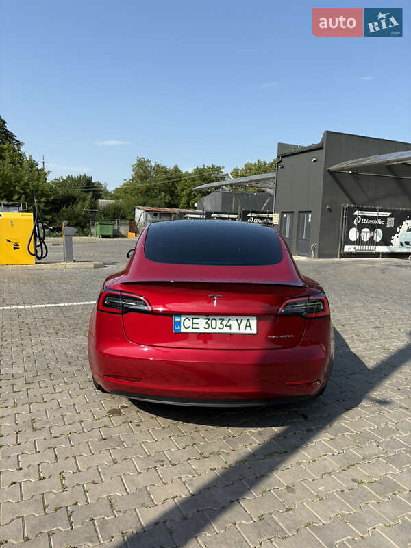 Седан Tesla Model 3 2021 в Черновцах