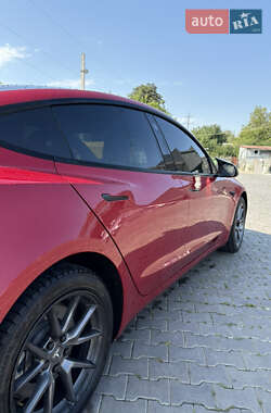 Седан Tesla Model 3 2021 в 