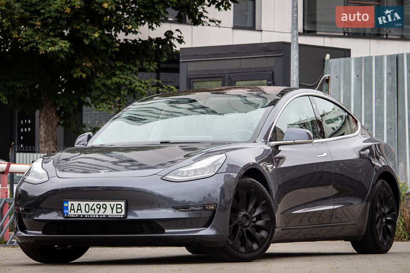 Седан Tesla Model 3 2019 в Львові