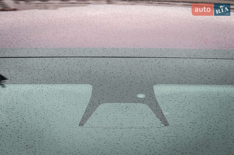 Седан Tesla Model 3 2019 в Львові