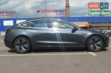 Седан Tesla Model 3 2018 в Львове