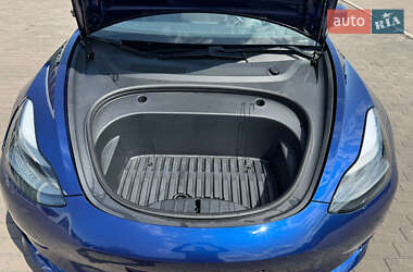 Седан Tesla Model 3 2020 в 