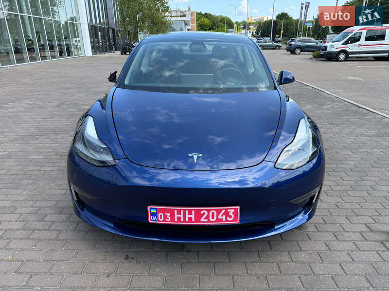 Седан Tesla Model 3 2020 в Ровно