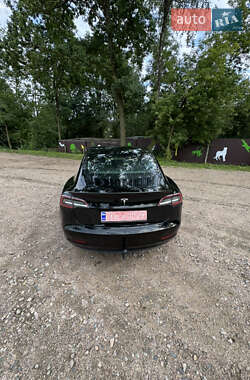 Седан Tesla Model 3 2020 в 