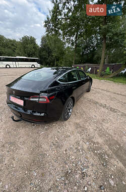 Седан Tesla Model 3 2020 в 