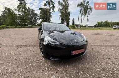 Седан Tesla Model 3 2020 в 
