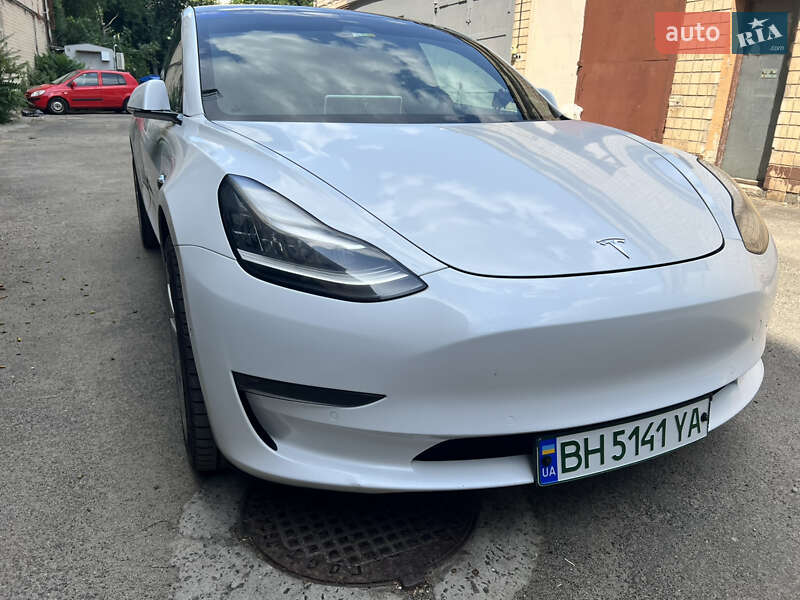 Седан Tesla Model 3 2019 в Одессе