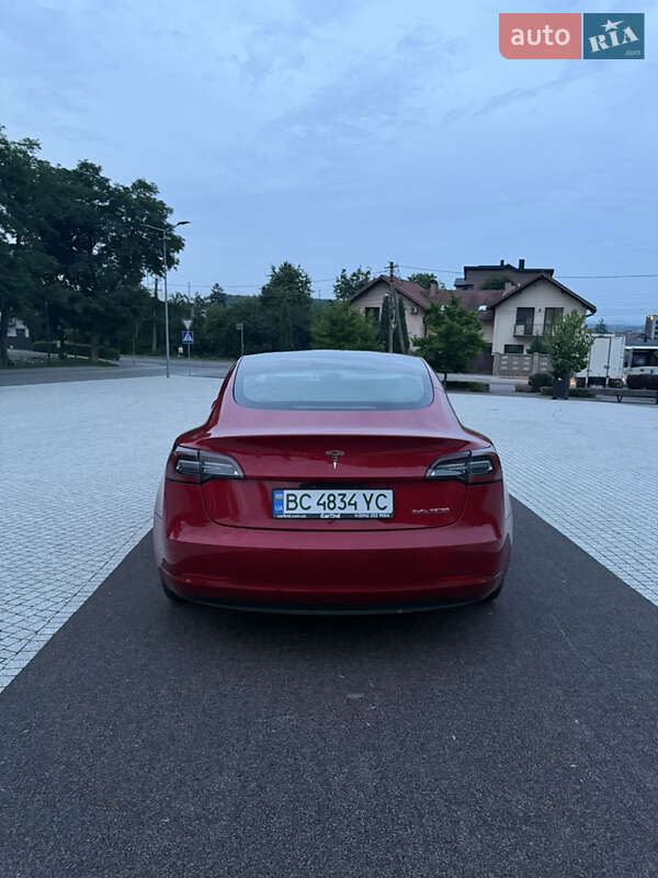 Седан Tesla Model 3 2020 в Львові
