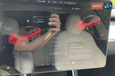 Седан Tesla Model 3 2019 в Львове