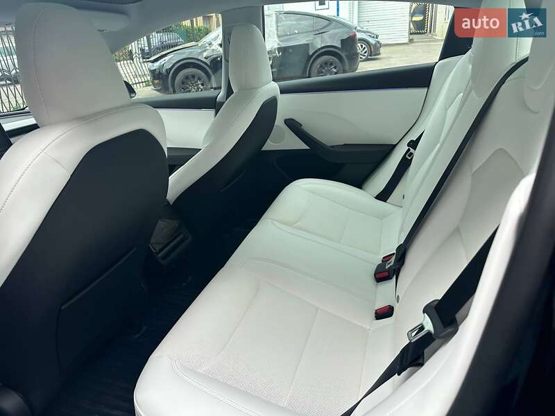 Седан Tesla Model 3 2025 в Киеве фото 11 Седан Tesla Model 3 2025 в Киеве