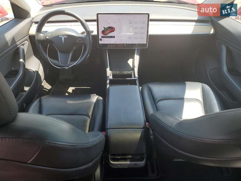 Седан Tesla Model 3 2018 в Ивано-Франковске