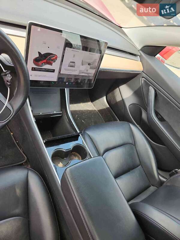 Седан Tesla Model 3 2018 в Ивано-Франковске