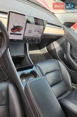 Седан Tesla Model 3 2018 в 