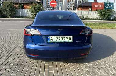 Седан Tesla Model 3 2021 в 
