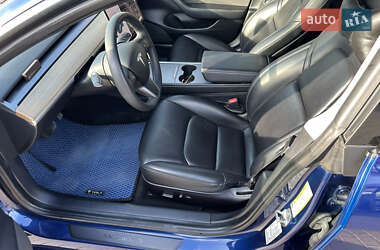 Седан Tesla Model 3 2021 в 
