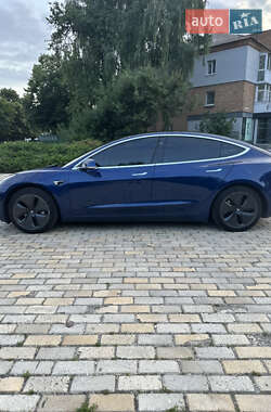 Седан Tesla Model 3 2019 в 