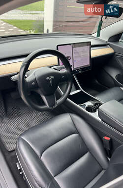 Седан Tesla Model 3 2018 в 