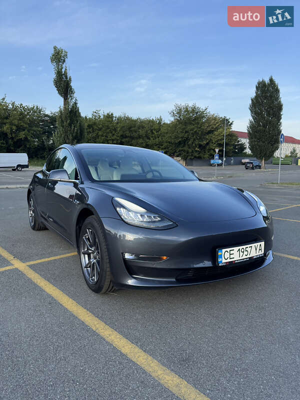 Седан Tesla Model 3 2018 в Киеве