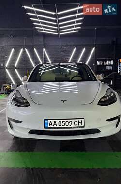 Седан Tesla Model 3 2019 в Киеве